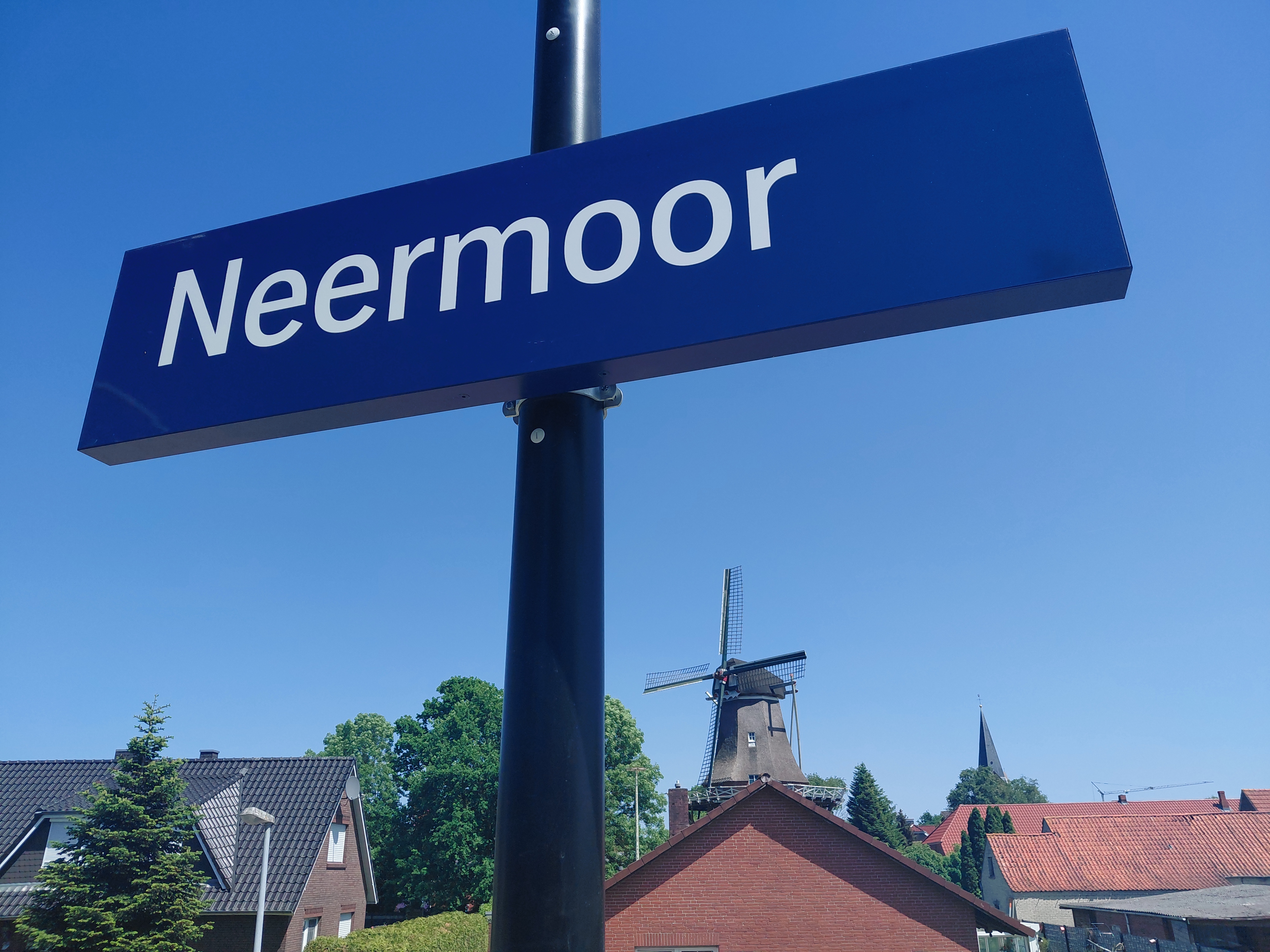 Neuer Haltepunkt Neermoor feierlich eröffnet